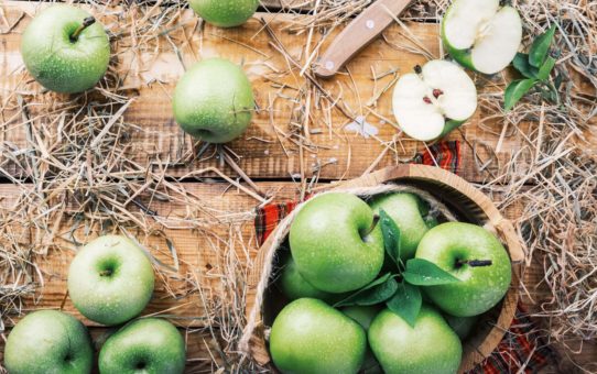 Cookery School: THEORY Fruits: Apples